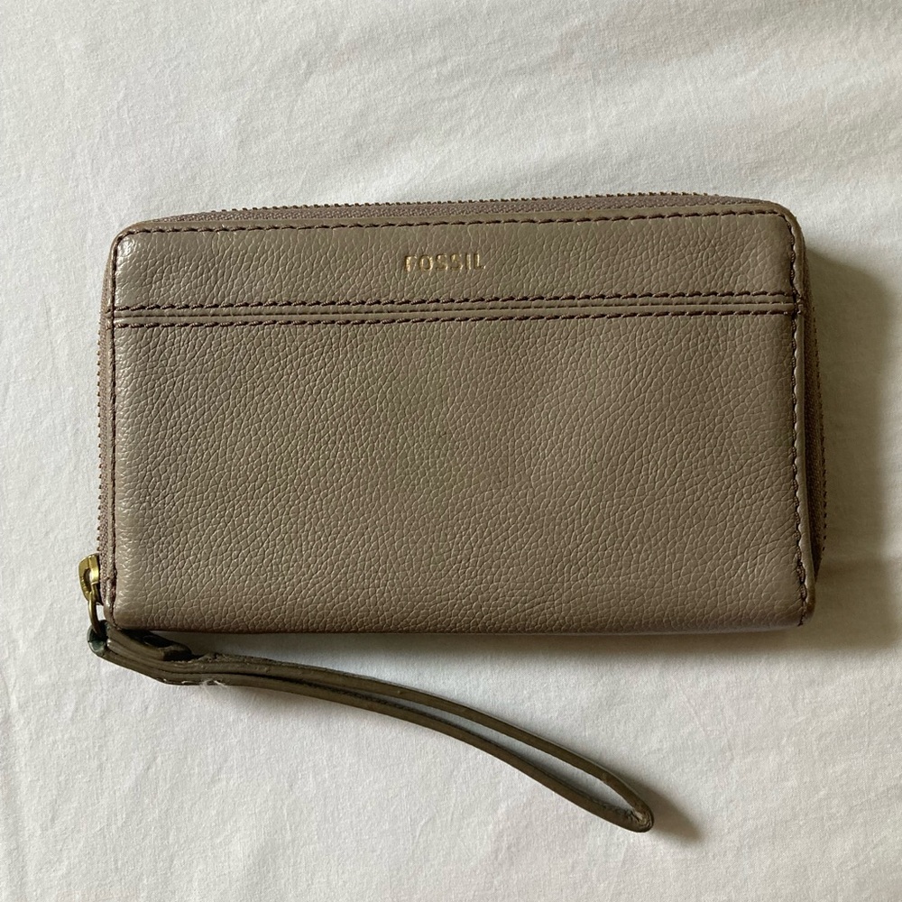 Fossil Tan Leather Wallet - Picture 2 of 11